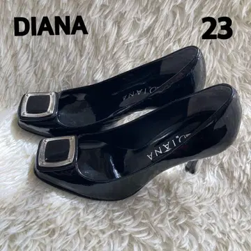 DIANA 블랙 버클 에나멜 스퀘어토 펌프스 23