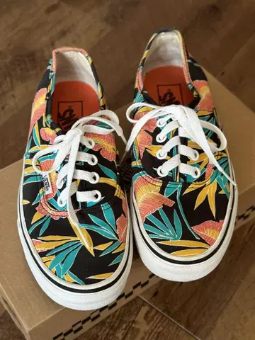 Vans 플라워 패턴 스니커즈