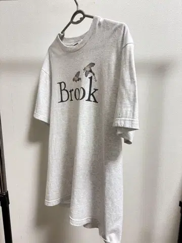 Brook 티셔츠