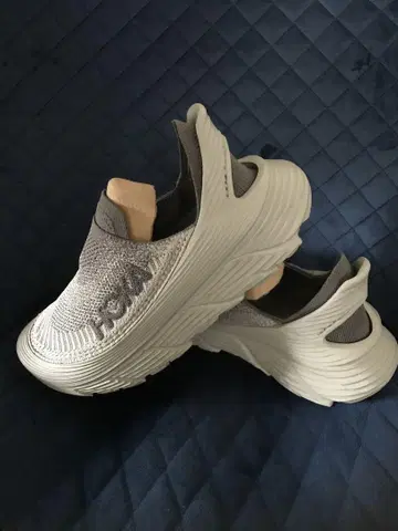 HOKA U RESTORE TC 26cm