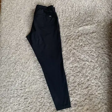 [ 새상품급 ] Under Armour 블랙 테이퍼드 골프 팬츠