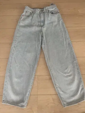 Levi's 라이트 블루 벌룬 데님