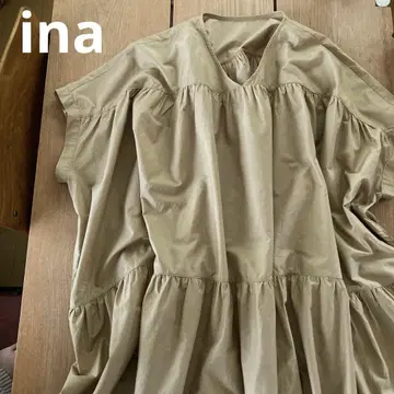 ina 이나 일본제 V넥 티어드 원피스 루즈 실루엣