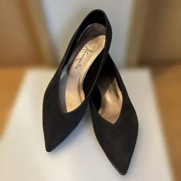 [ 새상품급 ] GINZA Kanematsu 블랙 스웨이드 로우힐