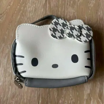 HELLO KITTY x BRILMY 즈보라에게 친절한 화장품 파우치