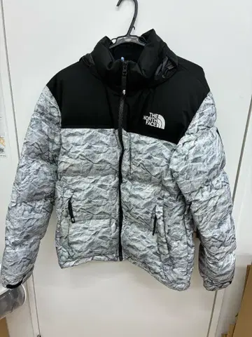 길 1642 THE NORTH FACE 다운 자켓 M 블랙/그레이