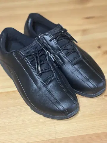 새상품급 미즈노 워킹화 24cm