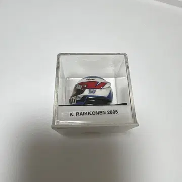 키미 라이코넨 2005 1/12 사이즈 헬멧