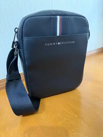 TOMMY HILFIGER 숄더백 블랙
