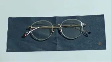 주술회전 고죠 사토루 JINS 콜라보 안경