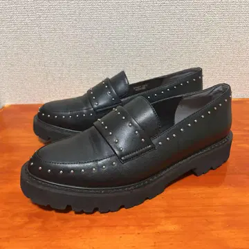 새상품급 오데뜨 앤 오딜 스터드 로퍼 22.5cm