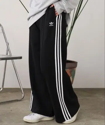 adidas/아디다스 쓰리 스트라이프 와이드 레그 팬츠