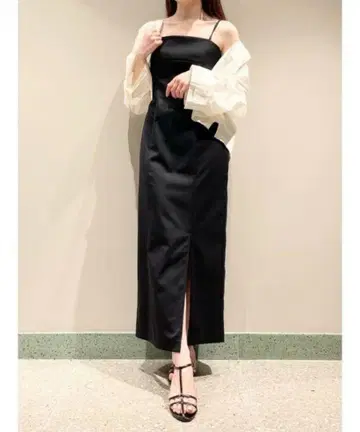 SNIDEL 캐미 슬릿 I라인 원피스