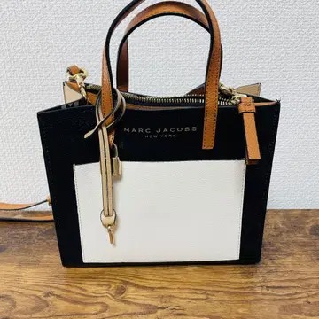 새상품급 MARC JACOBS 토트백 블랙/화이트