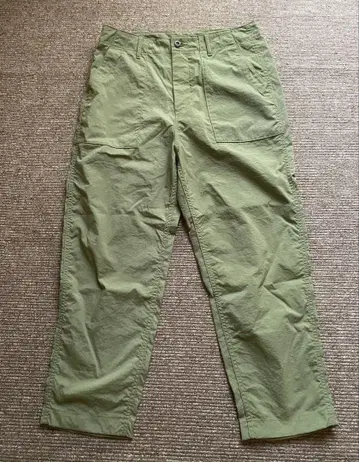 FEW FABRICS 나일론 베이커 팬츠 카키
