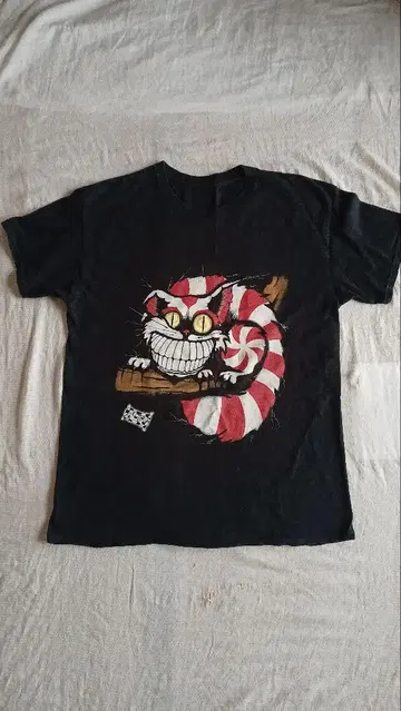 이상한 나라의 앨리스 체셔 고양이 T셔츠