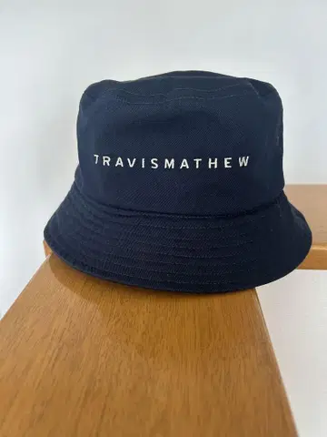 TRAVISMATHEW 버킷햇 네이비