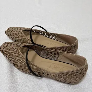 LE TALON 스퀘어 크로셰 스트랩 플랫 베이지 25cm