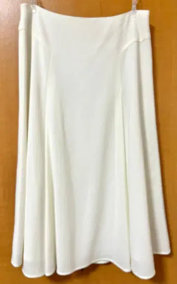 EPOCA 세미 롱 스커트