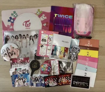 TWICE 공식 굿즈 묶음 판매