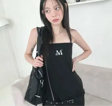 MUCENT 블랙 슬리브리스 미니 원피스 한국 인플루언서
