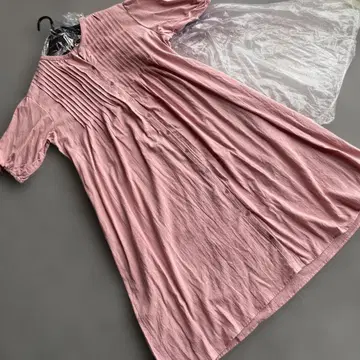 택 포함 새상품 사만사 모스모스 핀턱 원피스