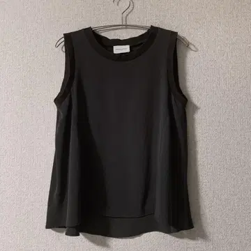 유나이티드 애로우즈 리브 배색 민소매 상의