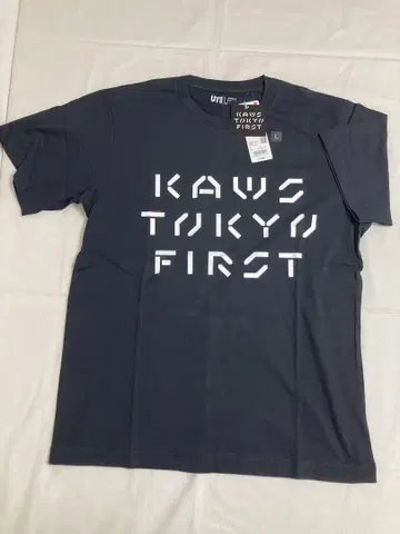 UNIQLO KAWS TOKYO FIRST 티셔츠 L 사이즈