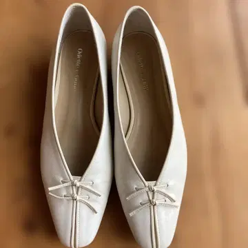 유나이티드 애로우 일본제 화이트 펌프스