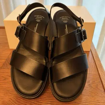 BEAUTIFUL SHOES 가죽 벨트 샌들 23cm 블랙