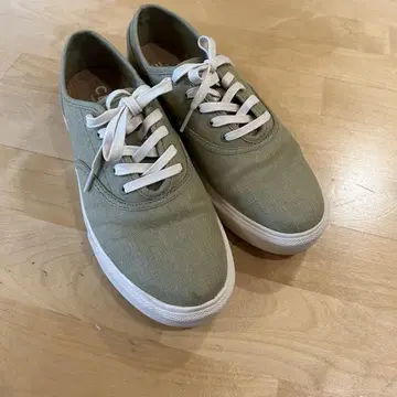 CLAE 올리브 그린 스니커즈