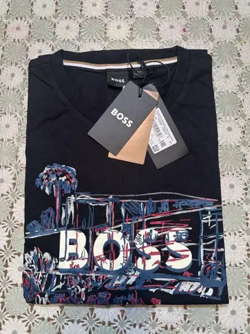 BOSS 그래픽 프린트 티셔츠 블랙 Size XXL