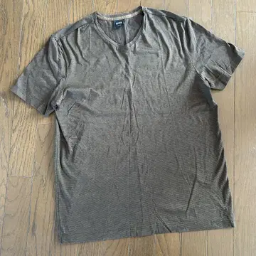 BOSS SLIM FIT 브라운 V넥 티셔츠