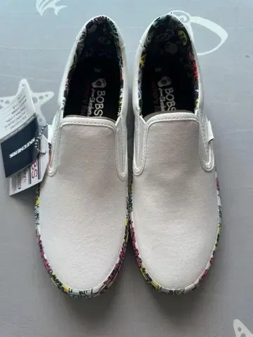 BOBS 슬립온 화이트 25cm