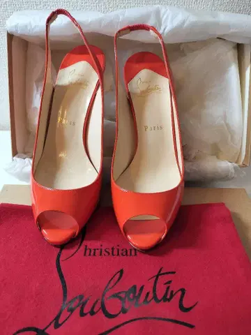 Christian Louboutin 오렌지 슬링백 하이힐