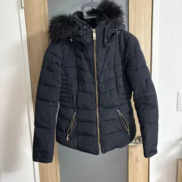 ZARA basic 퍼 후드 블랙 다운 자켓