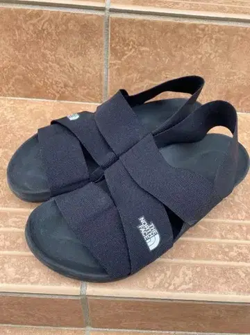THE NORTH FACE 블랙 스포츠 샌들