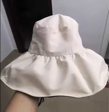 크림색 버킷햇