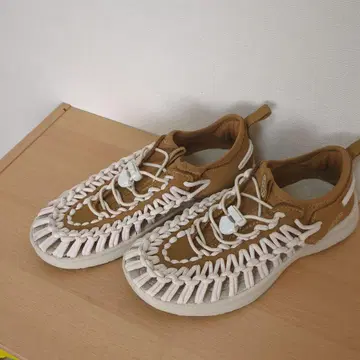 KEEN UNEEK 킨 유니크 22.5cm