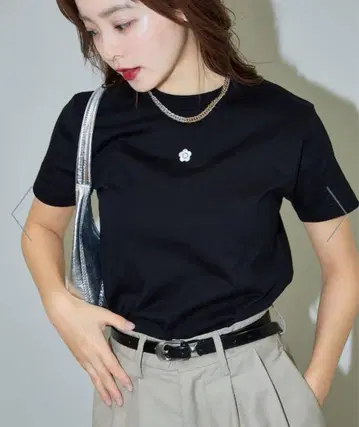 MARY QUANT x PUBLUX 마리콴트 자수 로고 T셔츠