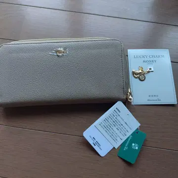 애프터눈 티 헤비쿠보 신사 베이지 장지갑과 럭키 참 MONEY