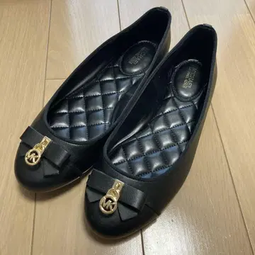 MICHAEL KORS 블랙 플랫슈즈 23.5