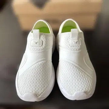 TILIC 메쉬 슬립온 화이트