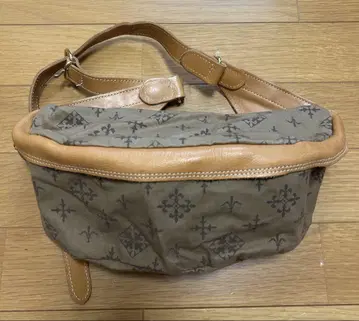 russet 러셋 베이지 바디백