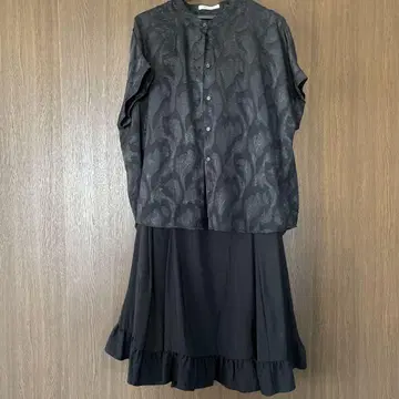 블랙 꽃무늬 자수 셋업