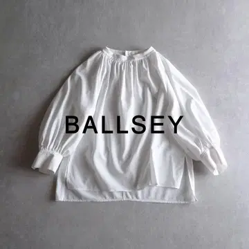새상품급 투모로우랜드 BALLSEY 빌드넥 개더 블라우스 C338