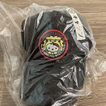 헬로키티 캡 산리오와 신일본 프로레슬링 콜라보
