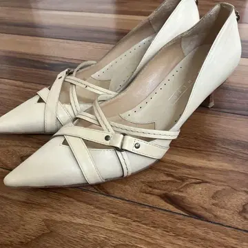 요시토 하이힐 펌프스 아이보리 화이트 계열 23cm