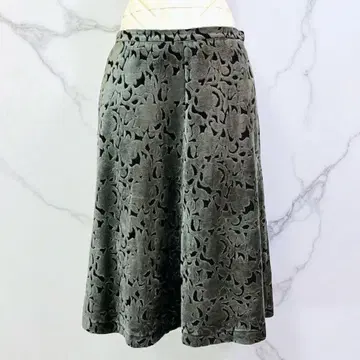 KUMIKYOKU 광택 A라인 스커트 [2] 메탈릭 그린 무릎 기장