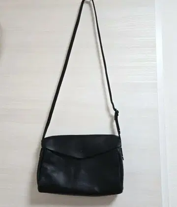 Encachette 앙카셰트 천연 가죽 숄더백 블랙